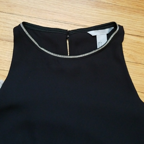 5/$25 H&M LBD Beaded Neckline Size 4 - Picture 3 of 7
